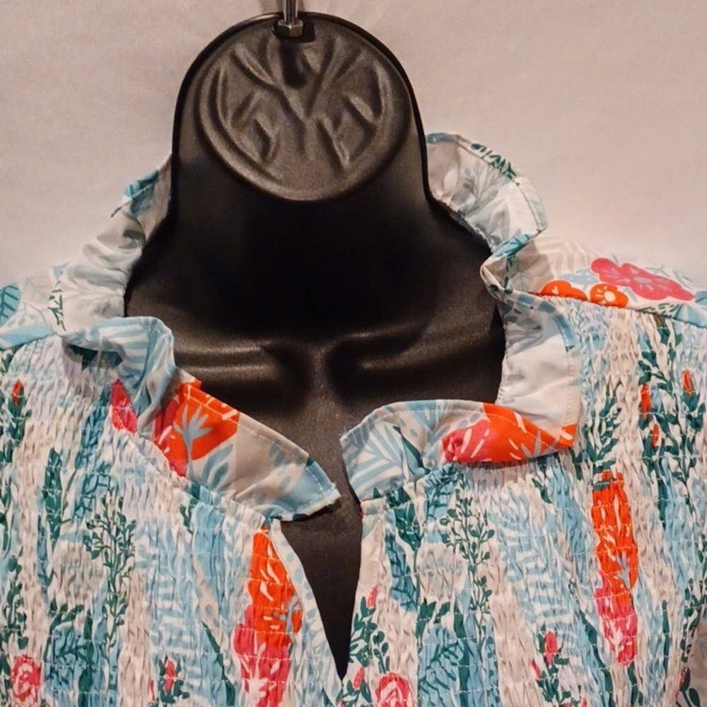 Camisa Green Floral Notch Neck Top Size M - Picture 3 of 5